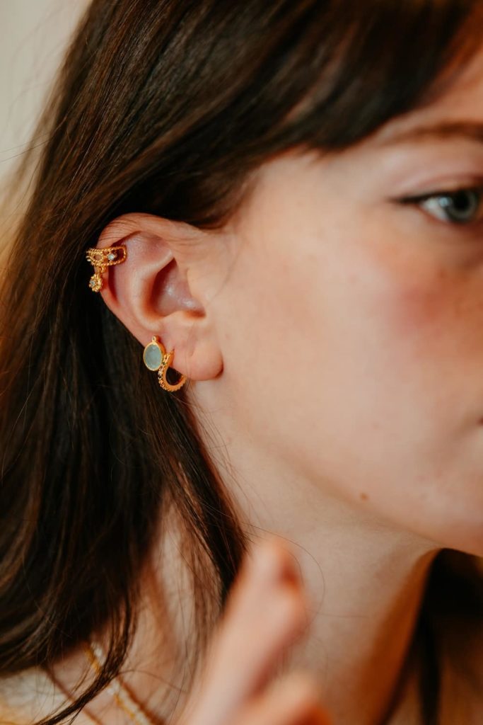 la-petite-plagiste-collection-palladio-boucles-oreilles-Naomi-portées